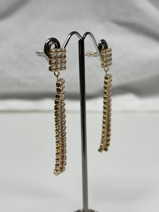 Taylor Dangle Earring