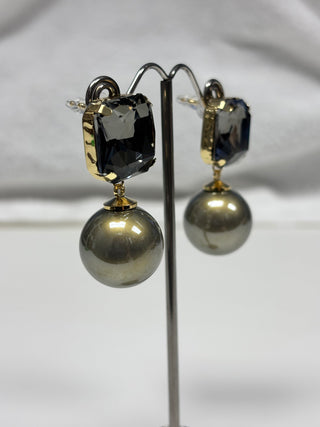 Sasha Pearl Earring