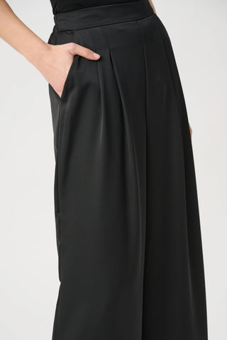 High-waisted Pleated Trousers
