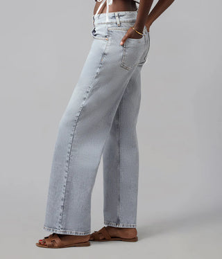 Miro Mid Rise Comfort Straight Jean