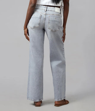 Miro Mid Rise Comfort Straight Jean